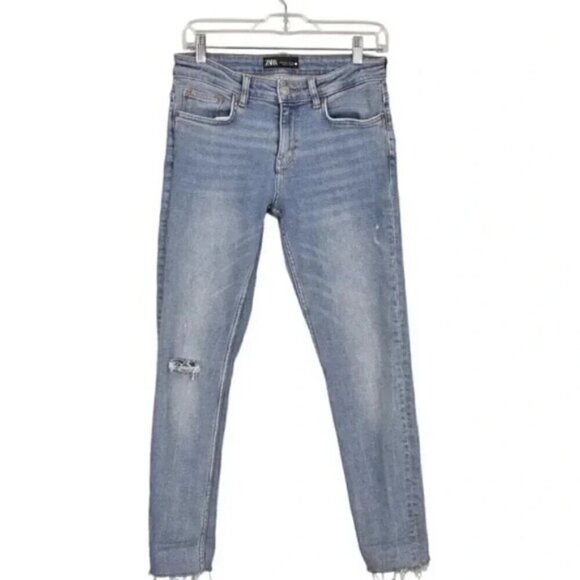 Zara Skinny Jeans Distressed Light Wash Ankle Raw Hem Size 6 - Picture 4 of 14